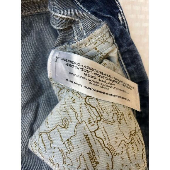 Ariat 42/34 men’s relaxed boot cut M4 jeans distressed denim rn#105037 distresse - Picture 12 of 12